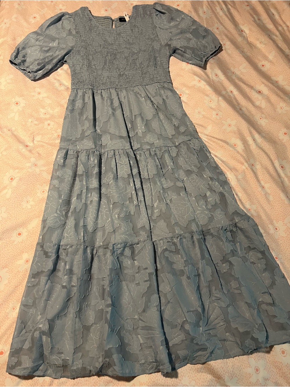 NWT MEROKEETY Lt Blue Floral Textured Tiered Midi Dress Short Sleeve Smocked LG - Picture 4 of 12